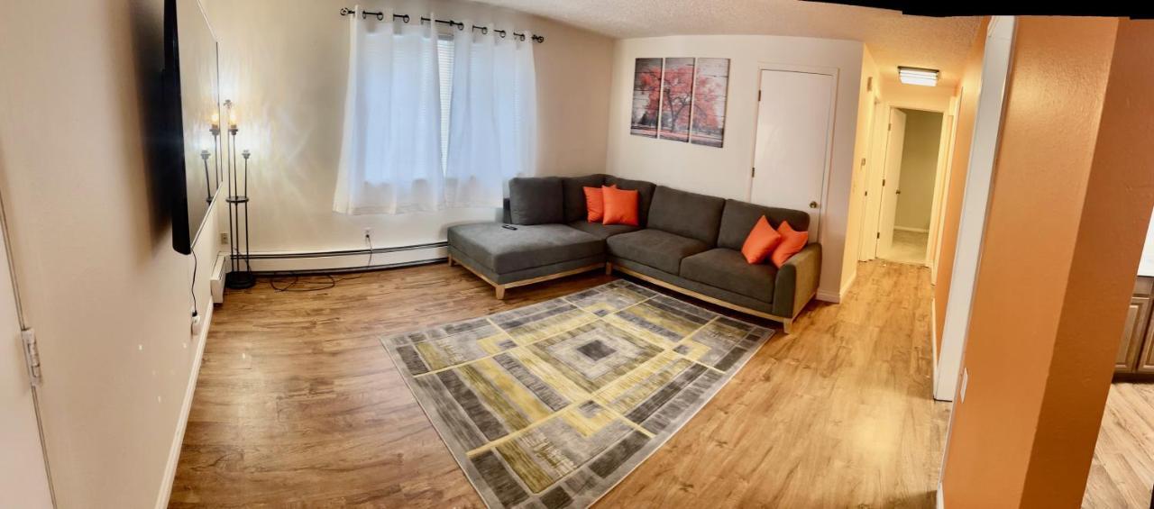Lovely Two Bedroom, Minutes Away From Downtown アンカレッジ エクステリア 写真