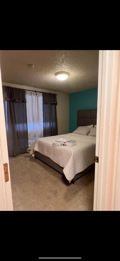 Lovely Two Bedroom, Minutes Away From Downtown アンカレッジ エクステリア 写真