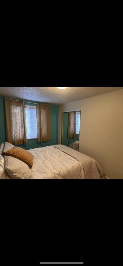 Lovely Two Bedroom, Minutes Away From Downtown アンカレッジ エクステリア 写真