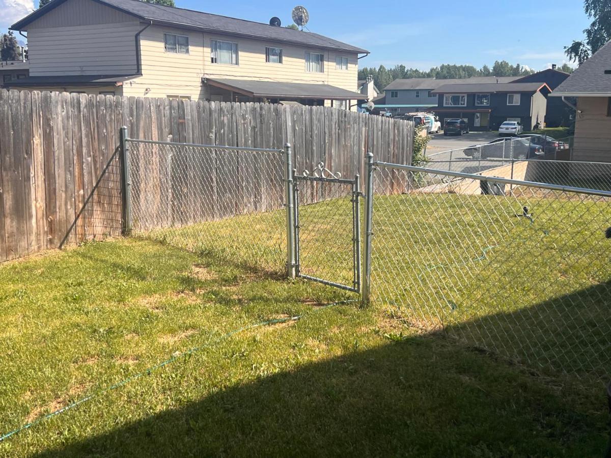 Lovely Two Bedroom, Minutes Away From Downtown アンカレッジ エクステリア 写真