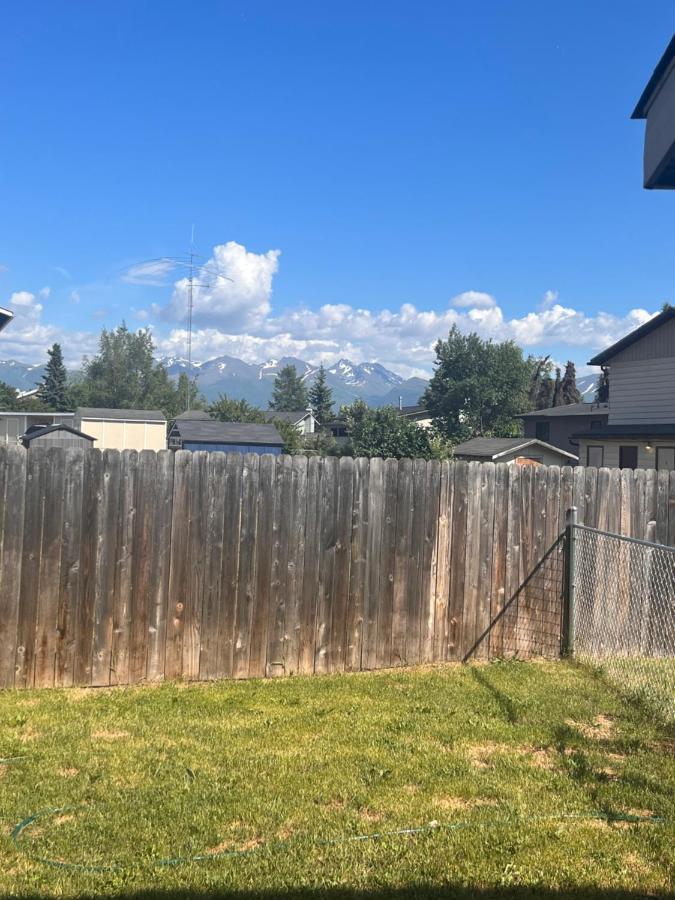 Lovely Two Bedroom, Minutes Away From Downtown アンカレッジ エクステリア 写真